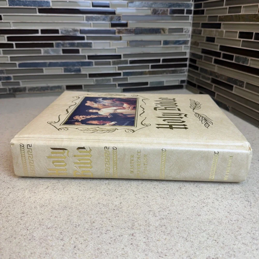 New Heirloom Holy Bible Master Reference Edition KJV Red Letter 1988 Large Print